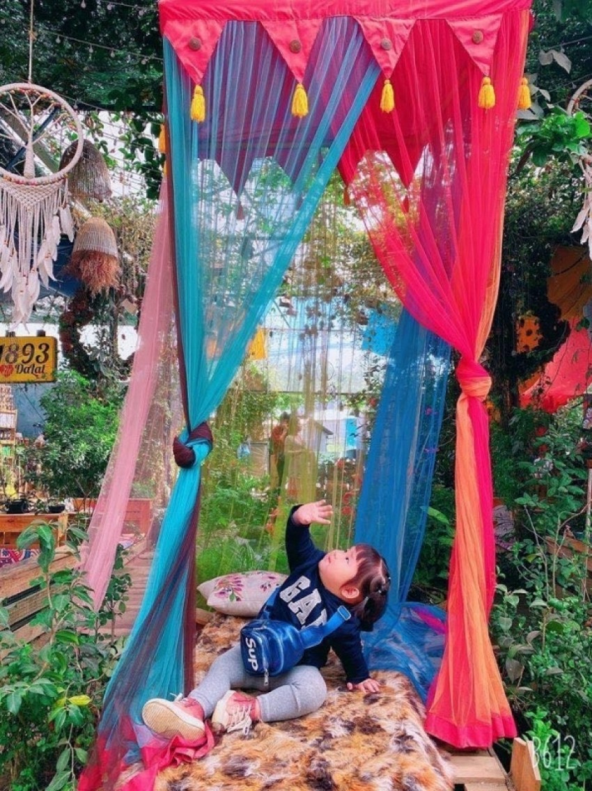 Chuyến du lịch Đà Lạt đầu tiên đầy thú vị của cô bé hai tuổi